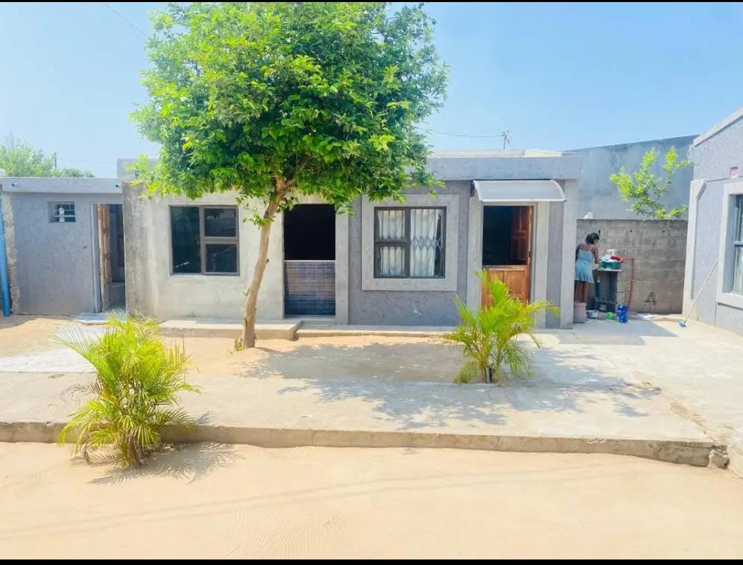 Moradia T3 - Bairro Muhalaze - Paragem Barracas - Município da Matola - Província de Maputo