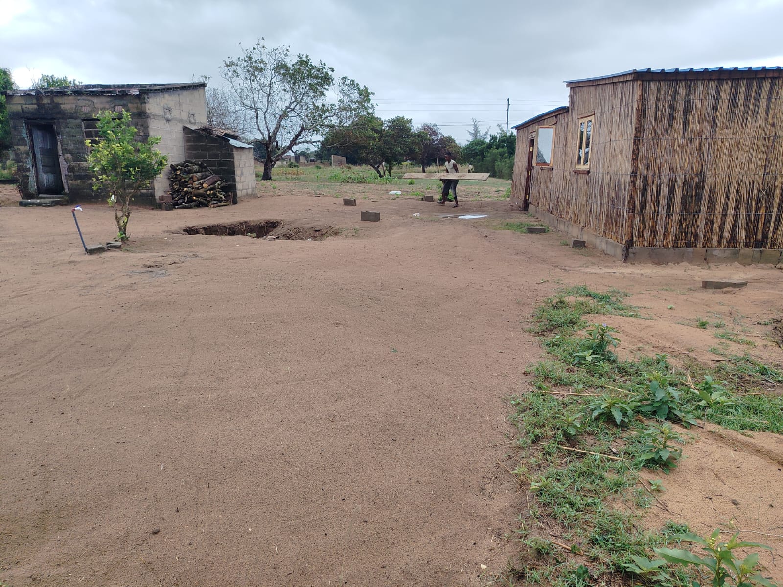 Terreno com Benfeitorias – Vila da Macia - Distrito de Bilene, Província de Gaza