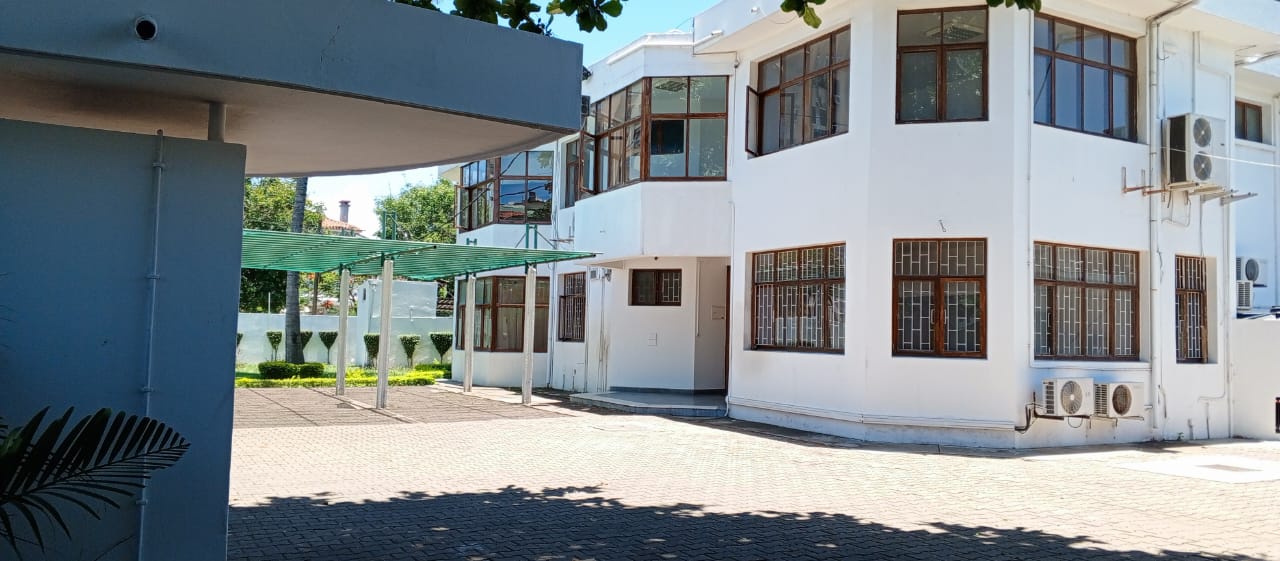 Imóvel de luxo com 30 compartimentos - Bairro da Polana, Maputo